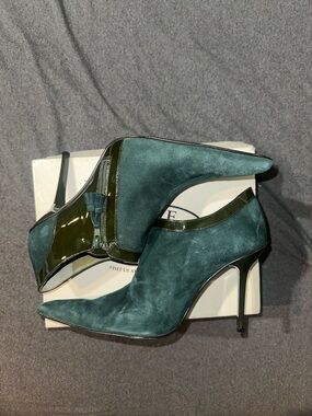 Steve Madden Hunter Green Suede Pointed Tassel Ankle Booties